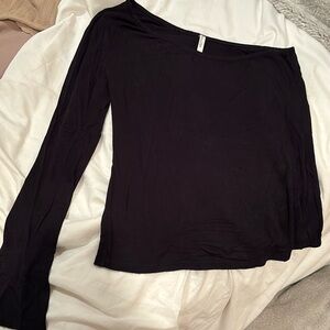 ACTIVE USA black one sleeve top